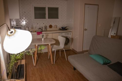 AngelB-20 minutes to Gangnam! Hotel-style bedding, OTT service, Cooking,Laundry, the most reasonable