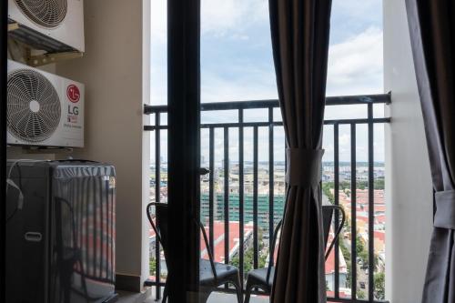 Balcony/terrace, The Moment Apartment at the Star Polaris 23 in Mean Chey