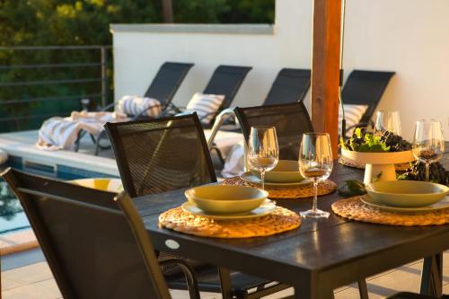 Villa Piedra Seget - A Hidden Paradise in Gornji Seget