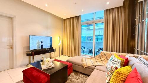 LUX 1BR 5 Min Walk Dubai Mall - DAMAC Upper Crest, Dubai (Foto 10)