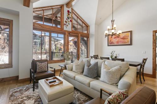 302 - Three Bedroom Shooting Star condo
