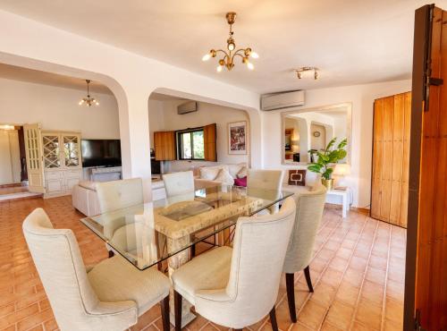 Casa Tranquility with beautiful pool and Jacuzzi!, Loulé (Foto 8)