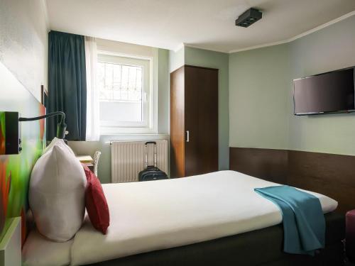 Ibis Styles Amsterdam City Room Type - Souterrain Small Double Room 
