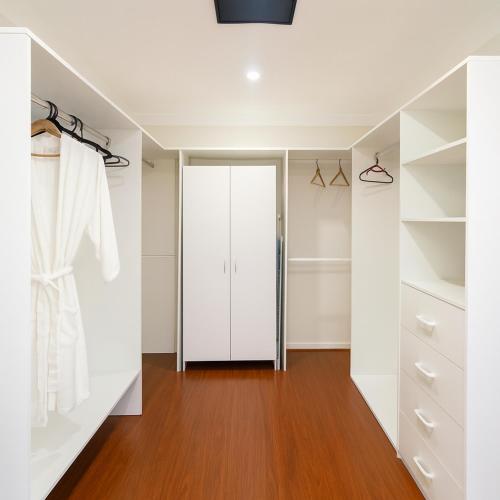 Private room with pool and ensuite in 坎貝爾