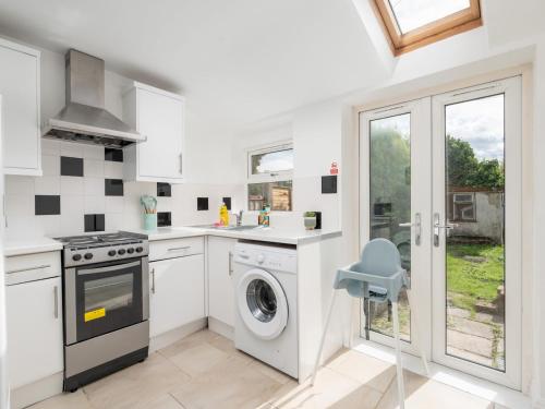 บริการและสิ่งอำนวยความสะดวก, Pass the Keys Cosy Liverpool Home. WiFi Parking Nr Alder Hey in ฮายทัน