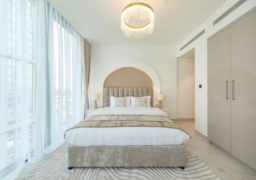 Luxurious 2- Bedroom Apartment with Canal & Burj Khalifa Views, Dubai (foto 3)