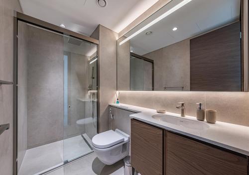 Luxurious 2- Bedroom Apartment with Canal & Burj Khalifa Views, Dubai (foto 10)