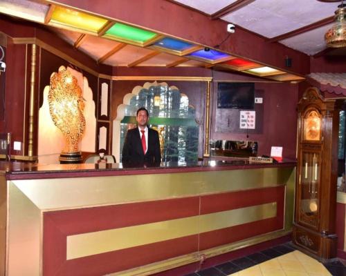 Front desk [24-hour]