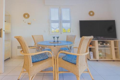 Appartement lumineux avec terrasse & piscine near La Table Du Boucher