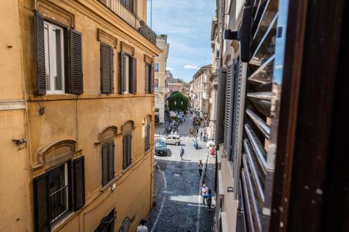 Apartment by the Colosseum - White Chic Flats 5