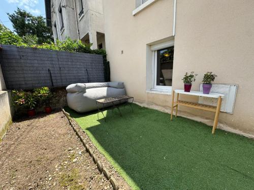 Majorelle Studio near Eurexpo - Lyon - hospitals in โบรน