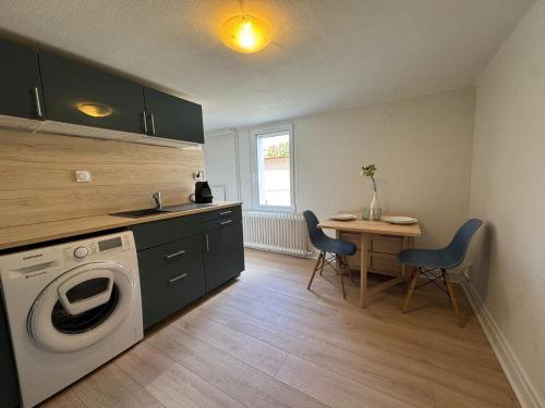 Majorelle Studio near Eurexpo - Lyon - hospitals in โบรน