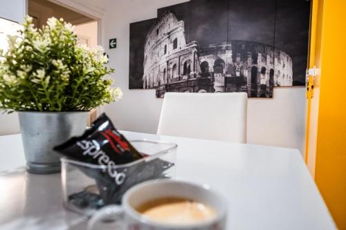 Apartment by the Colosseum - White Chic Flats 3