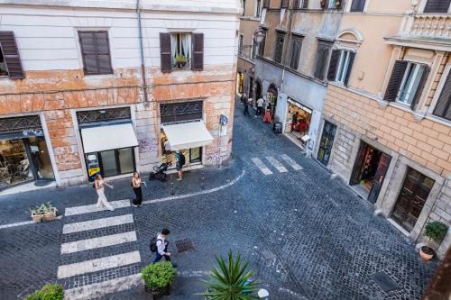 Apartment by the Colosseum - White Chic Flats 4