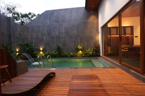HF Pool Resorto, Chennai