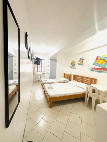 Frank Lloyd Apartelle Room Type - Studio