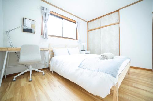 3 min to Namba by Train 3BR 2BA 75 square meters 3LDK