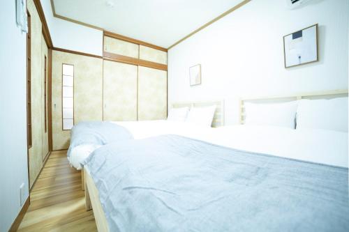 3 min to Namba by Train 3BR 2BA 75 square meters 3LDK