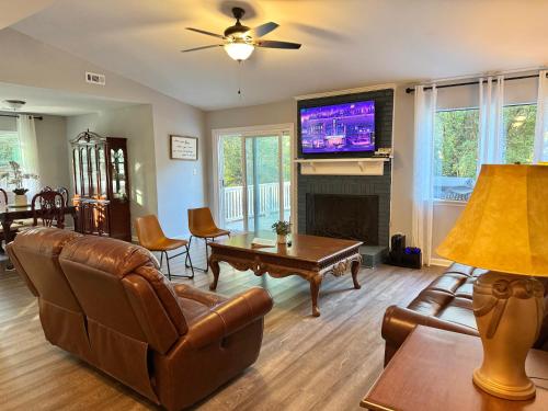 Charming home near uptown Charlotte – khách sạn tại Westchester