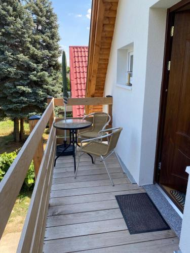 Balkon/terasa, Müllers Ferienhäuser Gunaras & Harmonie in Gunaras (Mullers Ferienhauser Gunaras & Harmonie in Gunaras) in Dombovar