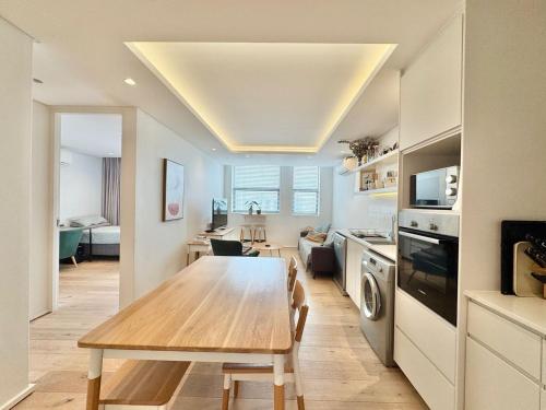 Farmstyle Chic Designer Apartment - Cape Town