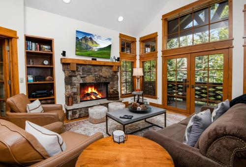 Settlers Lodge #302 Condo - Fulford, CO