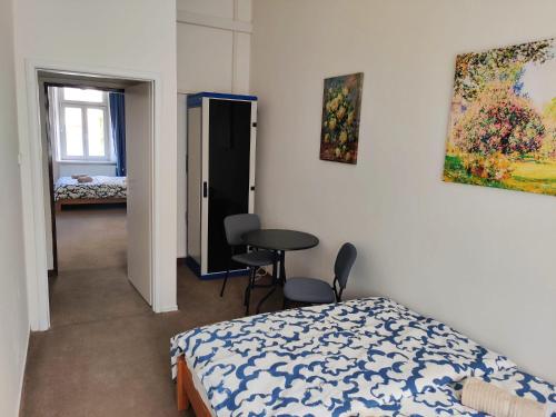 Comfortable 2 Bedroom Flat Free Parking Shared Kitchen, Прага (фото 3)