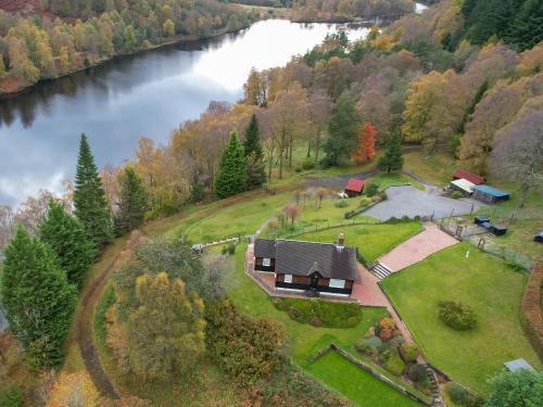 Зовнішній вигляд готелю, Clunie Dam Lodge in Блер Атолл