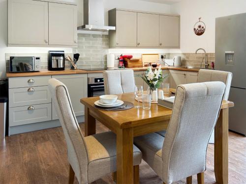 Exterior view, Wild View in Brent Knoll