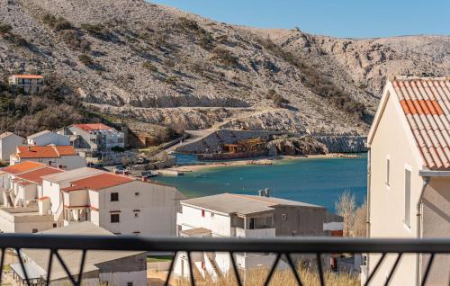 2 Bedroom Lovely Apartment In Metajna