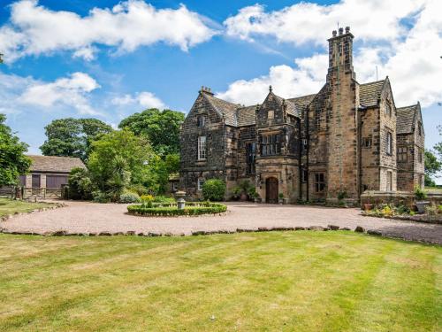 Hodroyd Hall
