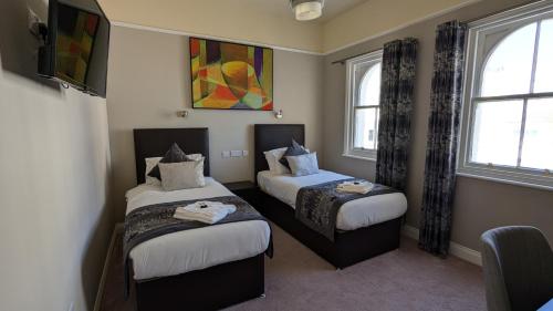 Twin room, partial sea view