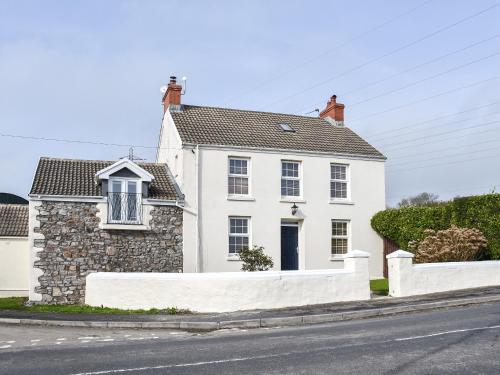 Y Parlwr - Llanelli Rural