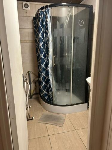 Chambre calme dans une colocation de 5 personnes - Chambre d'hôtes - Charleville-Mézières