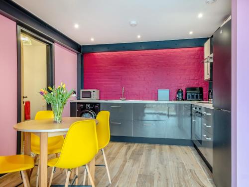 Exterior view, The Hideaway in West Wight