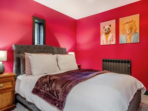 Exterior view, The Hideaway in West Wight