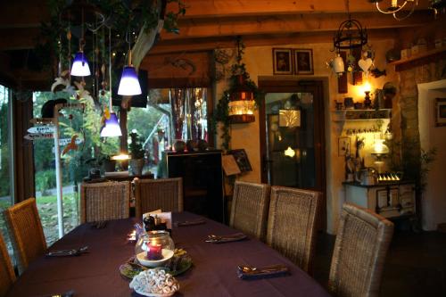 餐廳, Altes Zollhaus Nähe Mullerthal Luxemburg (Altes Zollhaus Nahe Mullerthal Luxemburg) in 奧烏爾河畔阿默丁根