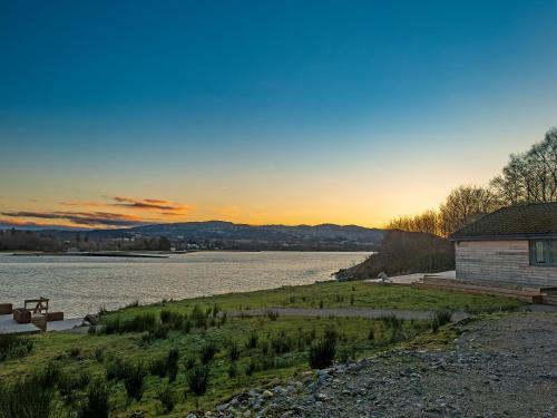 ทัศนียภาพภายนอกโรงแรม, Ferry House in อาร์ยิว