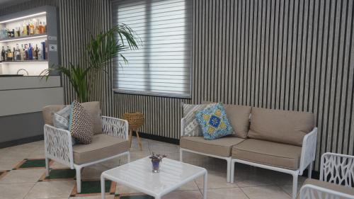 Primo Hotel in Марчіана Маріна