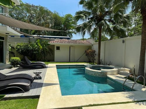Beachside 1st Floor Condo Near Flamingo & Conchal in Potrero