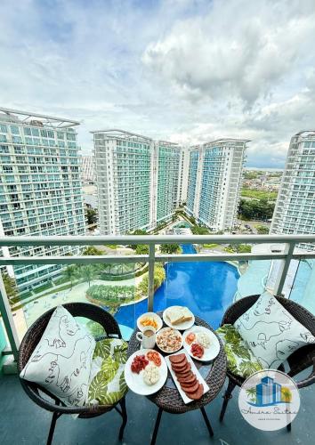 Azure Urban Resort Residences by Amóre Suites, Manila