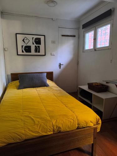Habitación con baño cercana a metro