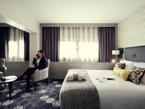 1 queen bed, 1 sofa bed