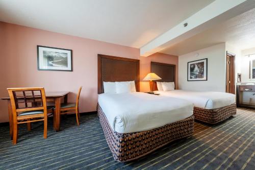 District Hotel by OYO Portland Convention Center – Portland, OR