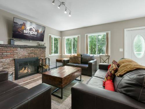 Killington Terrace Lodge - Spacious 5BR Killington Home with 2 Kitchens, Game Room & Pet Friendly