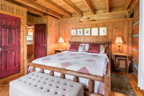 Romantic Cabin Getaway - King Bed - Fast Wi-Fi - Pet-Friendly in Vūlvaina (VA)