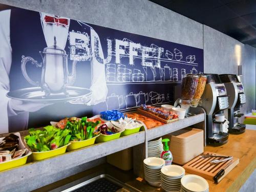 Food and beverages, ibis budget Toulouse Colomiers in Colomiers