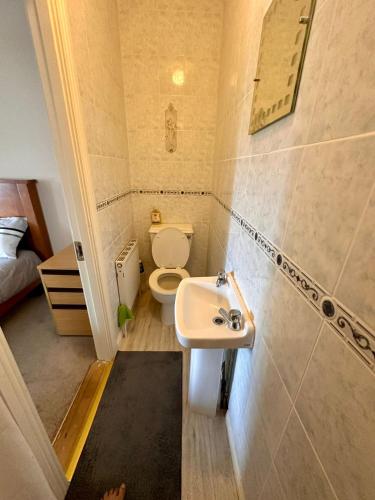 Master bedroom with en-suite, Navan (zdjęcie 10)