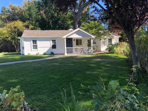 Hacienda Cottage in Walnut Creek