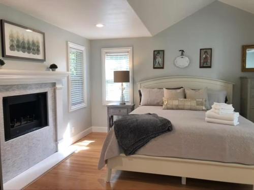 Hacienda Cottage in Walnut Creek